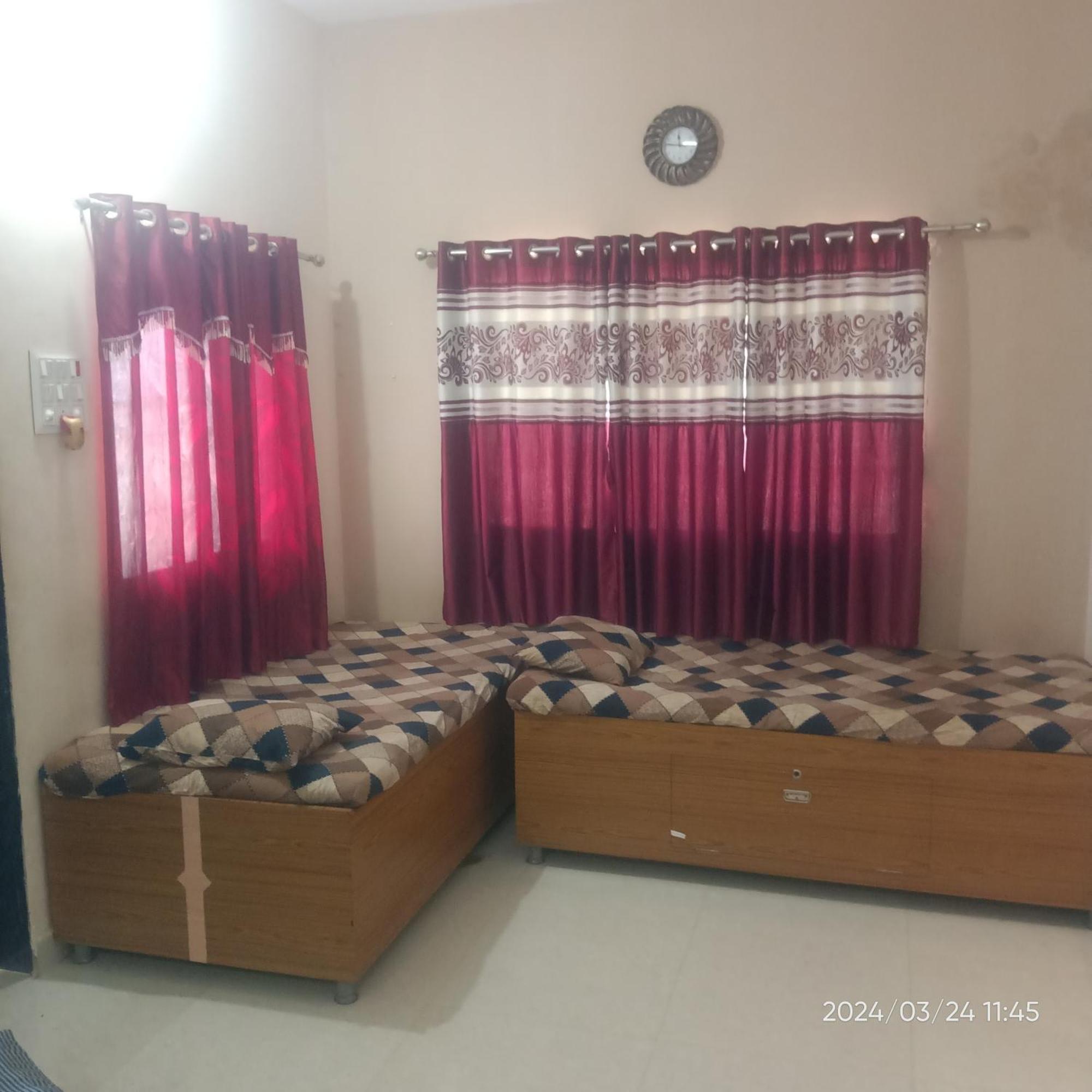 Dwarka Home Stay 2 Only Family Exterior photo